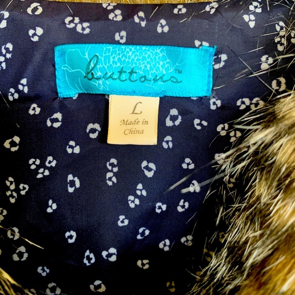 Faux Fur Vest. Never worn. Size Large - Picture 3 of 3